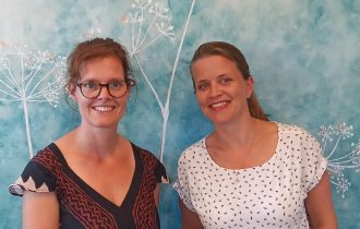 Martine Molendijk (Jurist) en Karianne Racké (Adviseur Innovatie en Ontwikkeling), Blijf Groep