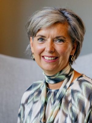 Petra van Holst - algemeen directeur  van Zorgverzekeraars Nederland